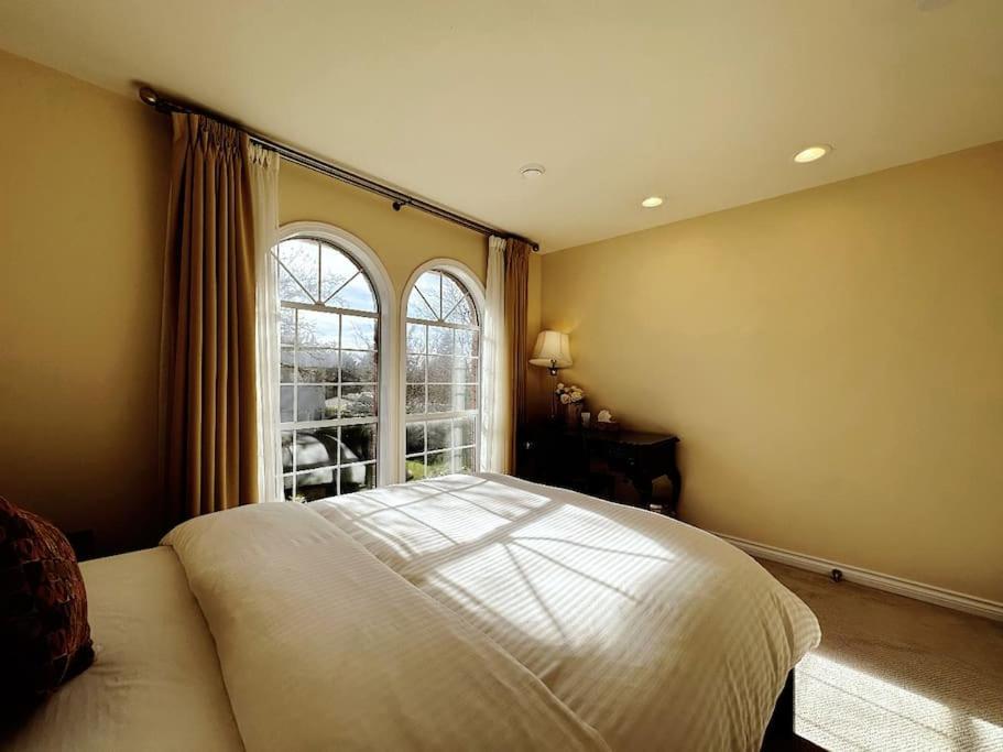 Super Cosy 8Bed & 6Bath In Vancouver Heart Near To Airport And Downtown Экстерьер фото