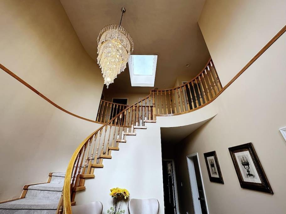 Super Cosy 8Bed & 6Bath In Vancouver Heart Near To Airport And Downtown Экстерьер фото