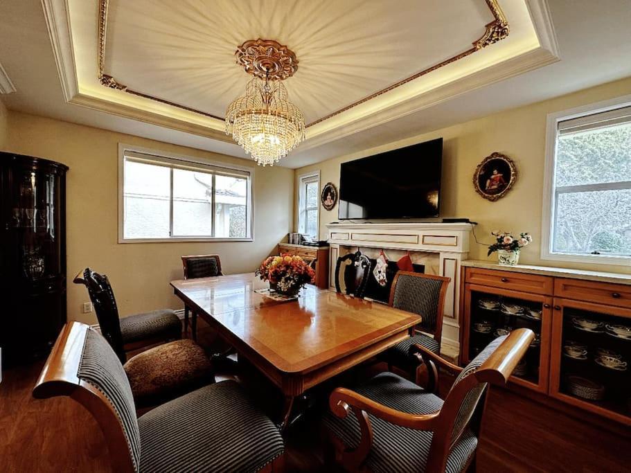 Super Cosy 8Bed & 6Bath In Vancouver Heart Near To Airport And Downtown Экстерьер фото